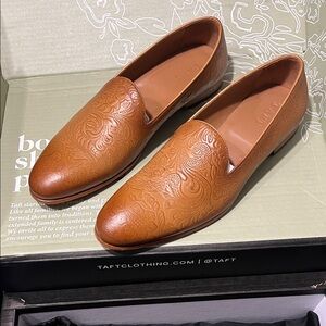 Taft Men's Tan Embossed Slip-On Loafers